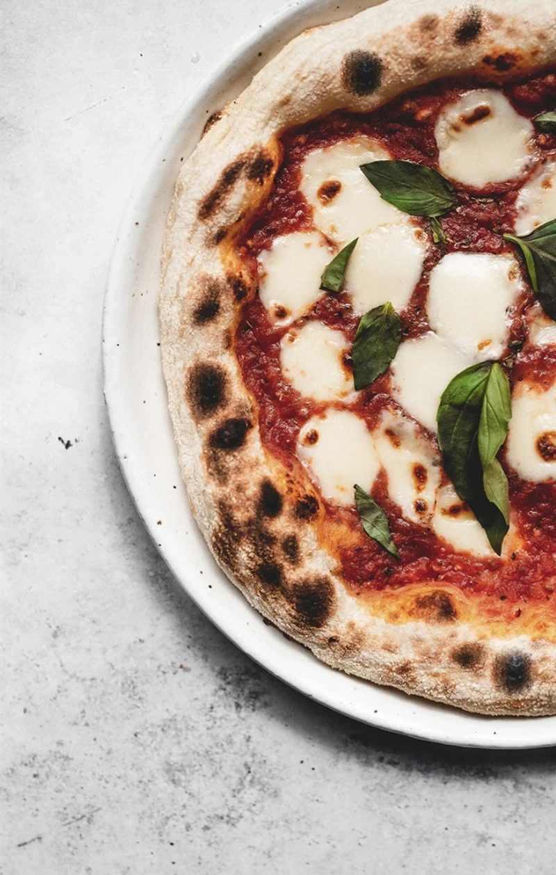 A Neapolitan margherita pizza
